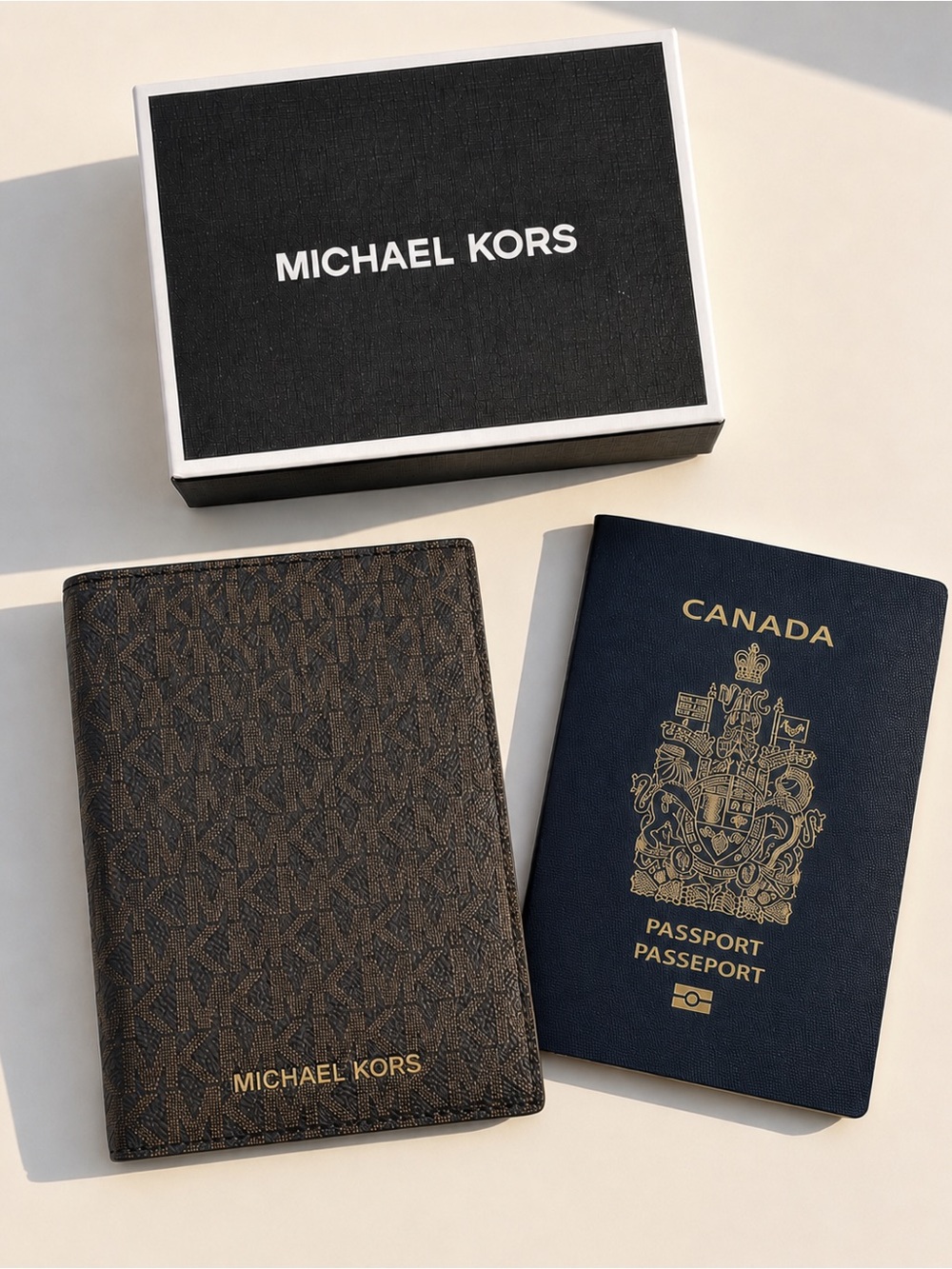 Michael Kors MK Signature Passport Holder Designer Travel Wallet Luxury Chic